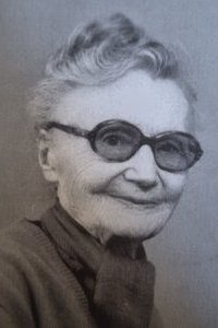 maria-celina-rycroft-209x300